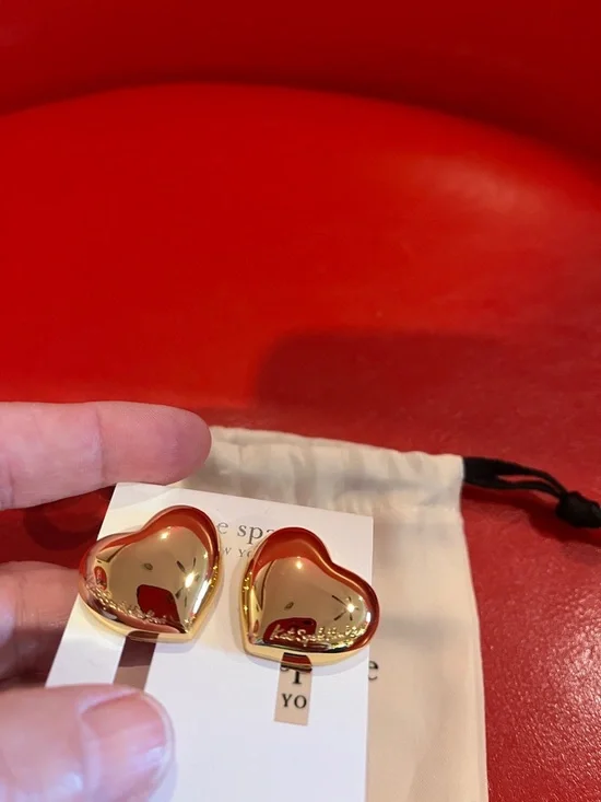 kate spade gold heart stud earrings - polished gold tone - Picture 2 of 3